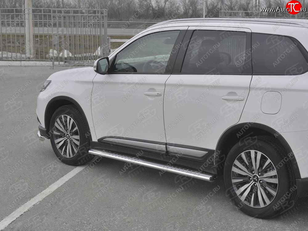 19 399 р. Защита порогов (Ø120x60 мм с проступью, нержавейка) Russtal Mitsubishi Outlander GF 3-ий рестайлинг (2018-2022)  с доставкой в г. Самара