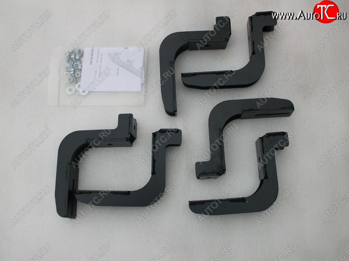 3 449 р. Комплект крепежа для подножек серии FUGA и М15 Winbo  Mitsubishi Pajero Sport  PA (1996-2008) дорестайлинг, рестайлинг  с доставкой в г. Самара