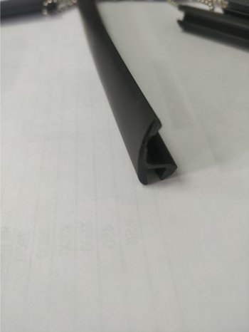 Универсальный уплотнитель FlexLine (17 mm, 1 погонный метр) Mercedes-Benz GLK class X204 рестайлинг (2012-2015)