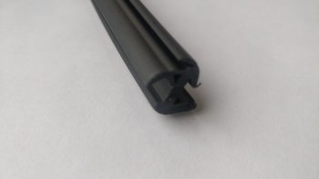195 р. Универсальный уплотнитель FlexLine (8 mm U-LIP 2 лепестка, 1 погонный метр) Renault Magnum (1990-1997)  с доставкой в г. Самара. Увеличить фотографию 2