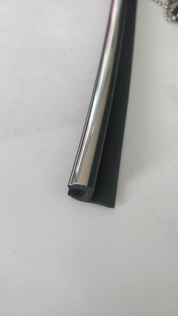 108 р. Универсальный уплотнитель FlexLine (жесткий 8 mm U-LIP, хромированная полоса, 1 погонный метр) Skoda Octavia A5 дорестайлинг универсал (2004-2008)  с доставкой в г. Самара. Увеличить фотографию 4