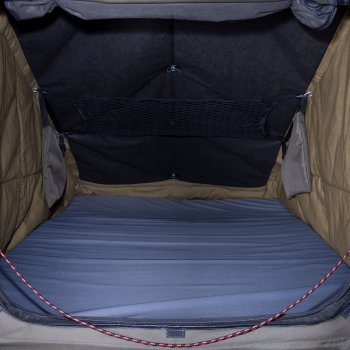 121 999 р. Багажный бокс-палатка Yuago Travel 2.0 (зима, 1000 л/230x160x35 см) на крышу Daewoo Kalos (2002-2008) (Черный бокс, тент графит)  с доставкой в г. Самара. Увеличить фотографию 4