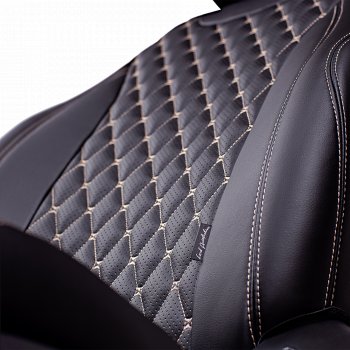 13 949 р. Чехлы для сидений Lord Autofashion Байрон (экокожа, 60/40, подлокотник, 3 Г-образных подголовника) Volkswagen Jetta A6 седан рестайлинг (2015-2018) (Черный, вставка черная, строчка бежевая)  с доставкой в г. Самара. Увеличить фотографию 5